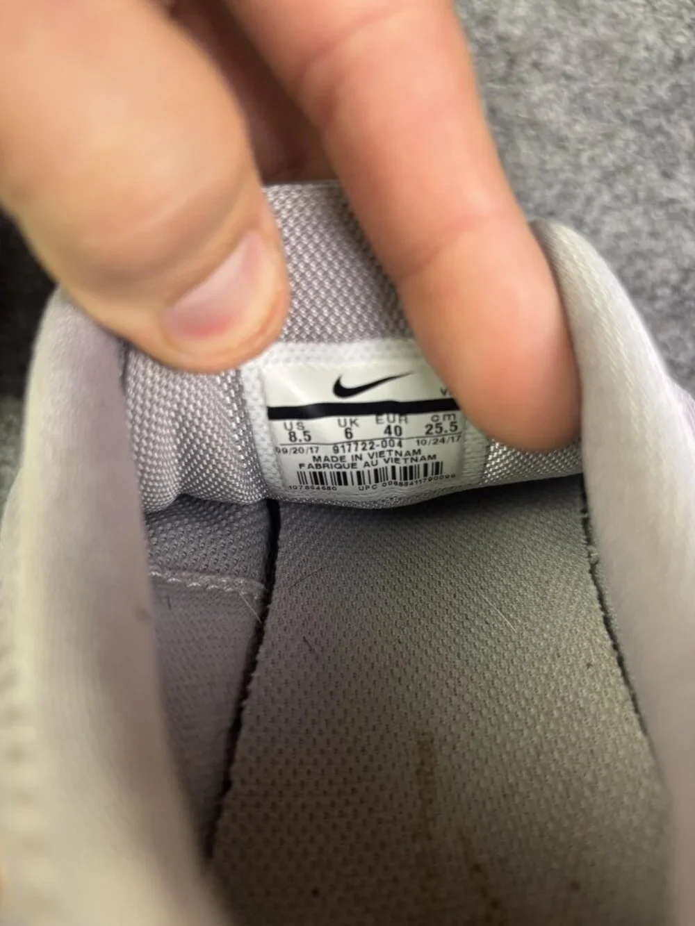 Nike Training Shoes Womens‎ Size 8.5 Gray Chevron Mesh Sneakers 917172-004